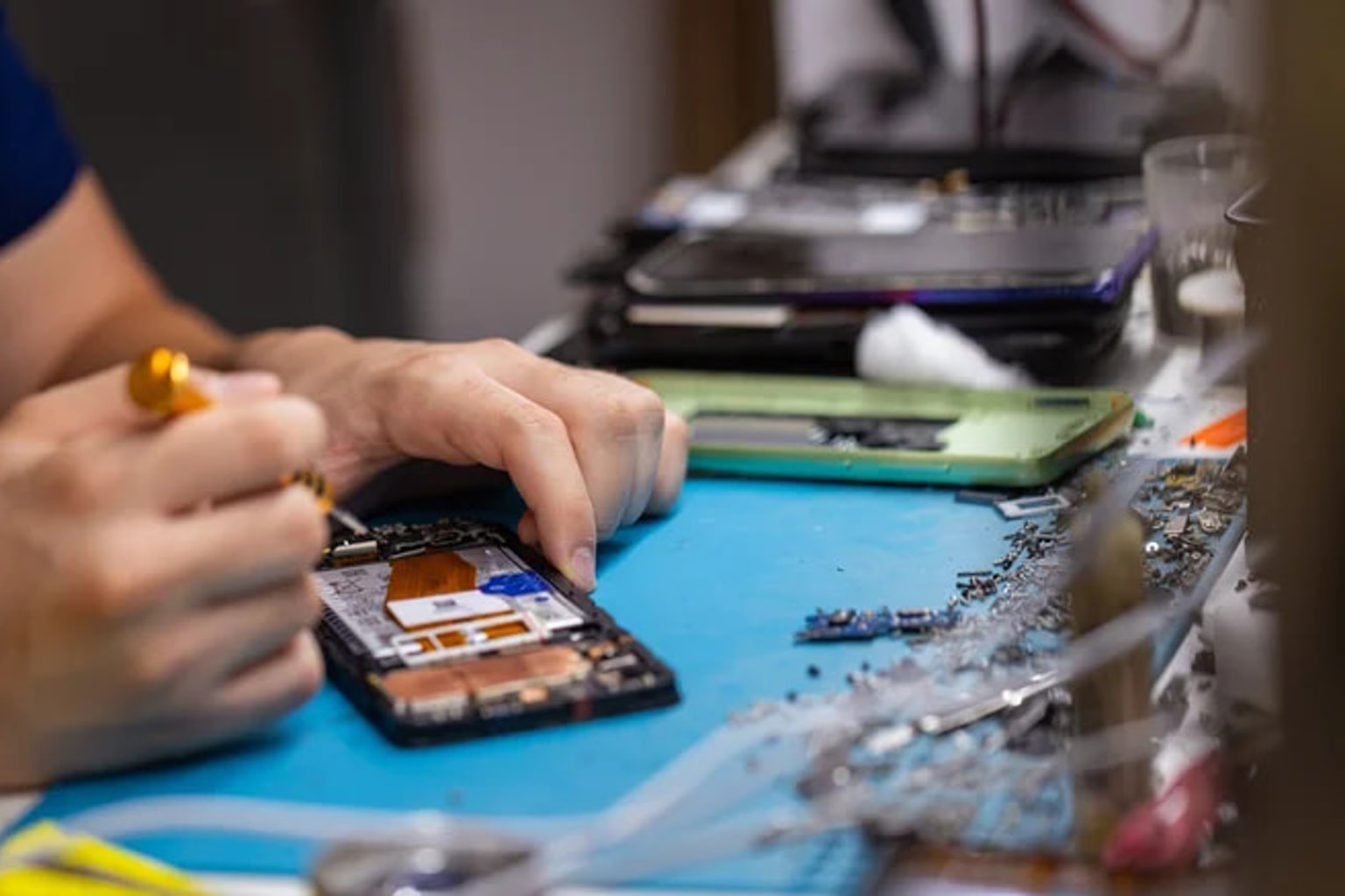 Fixing Your Phone's USB Charging Port Is Easier Than You Think