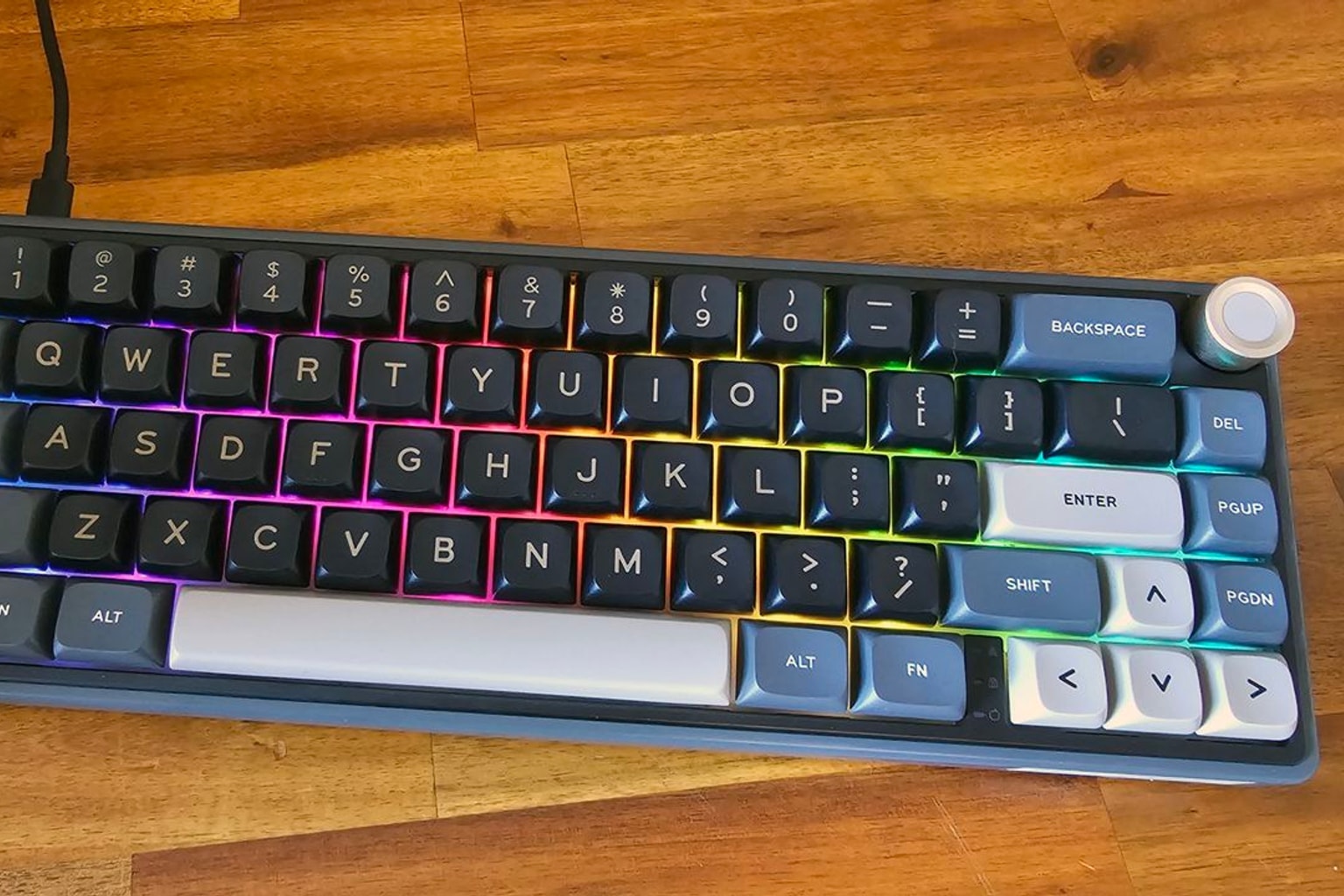 The Royal Kludge R65 Gaming Keyboard Hits a Record Low Price at Amazon