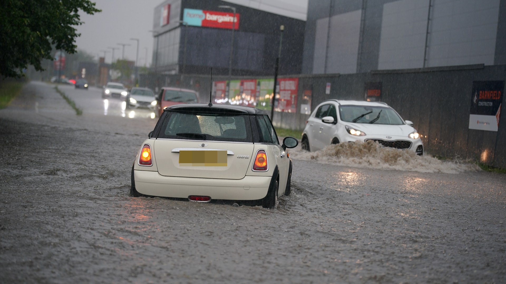 UK Braces for Heavy Downpours: Three 30-Mile Flood Alerts