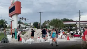 Idalia Approaches: Florida Residents Fill Sandbags Amidst Threat