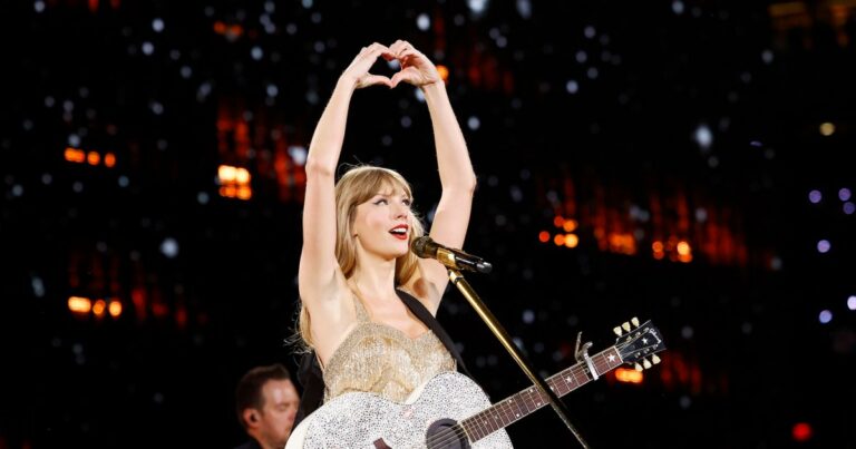 Taylor Swift Wants You to Bring Friendship Bracelets to Eras Tour Movie.jpg