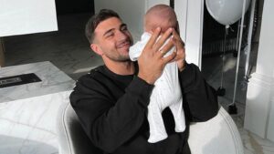 Tommy Fury’s Boxing Takes Epic Turn After Welcoming Bambi 🥊👶 | UK News