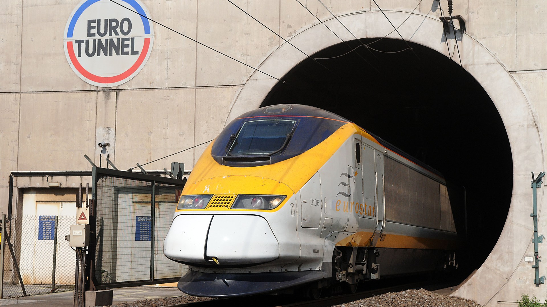 Chaos for travellers as Eurotunnel services SUSPENDED due to ‘incident’ at UK side as explosives experts rush to scene