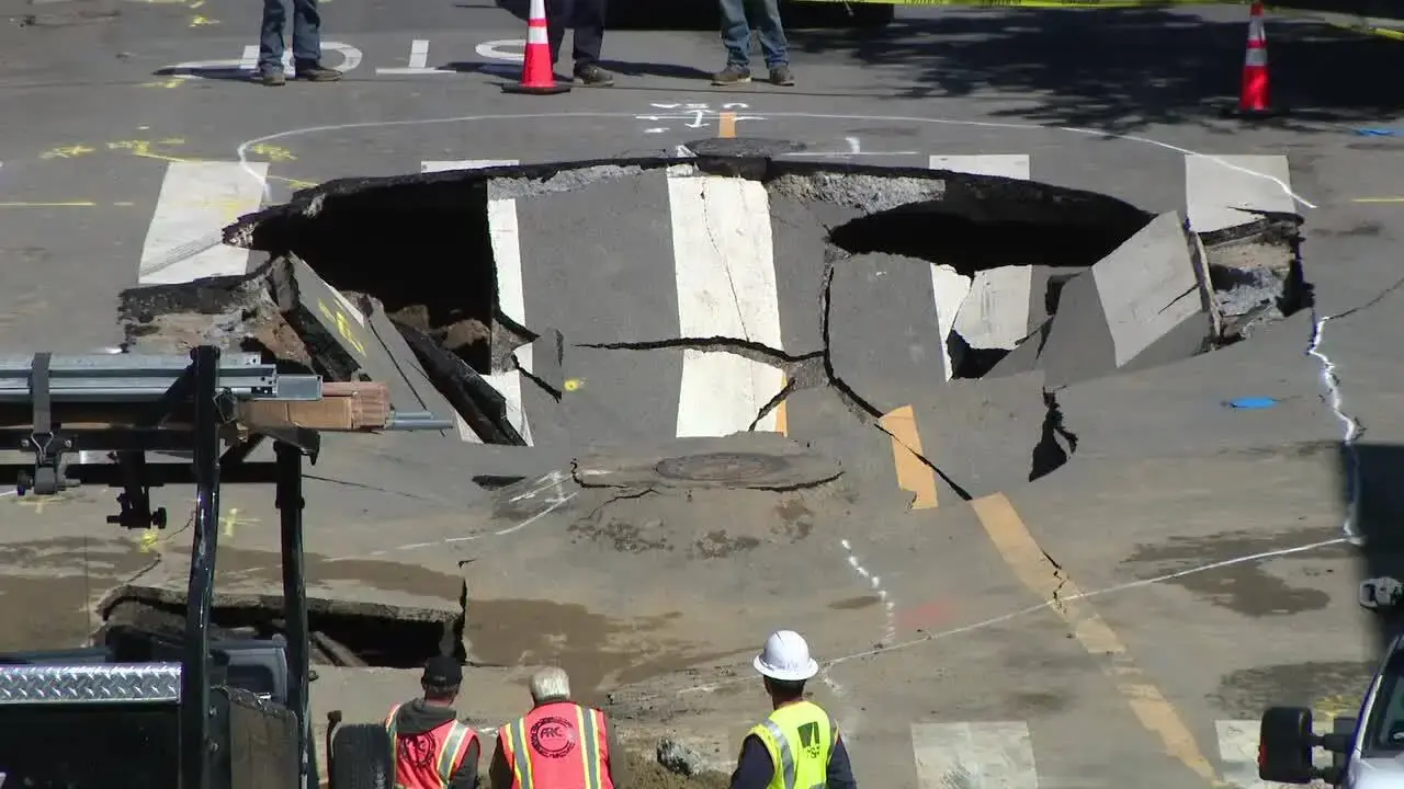 Large San Francisco sinkhole forms at intersection after water main break