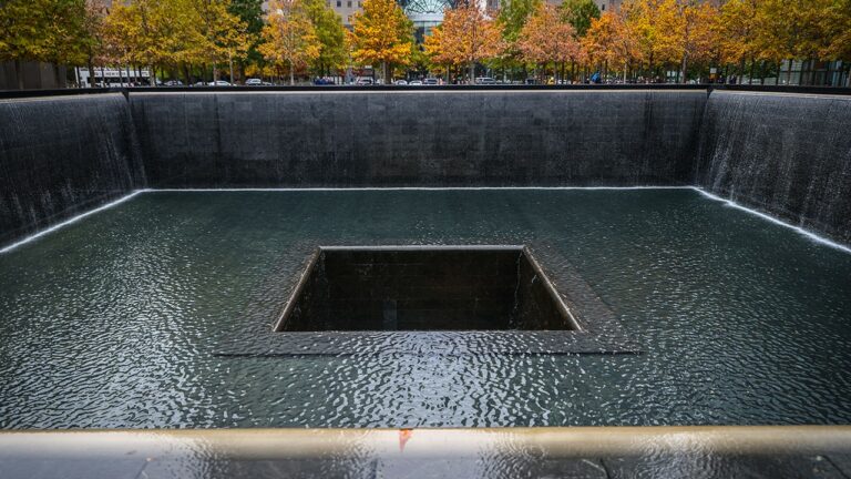 9 11 memorial nyc.jpg