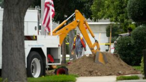 Southern California neighborhood evacuated for hours due to large natural gas leak