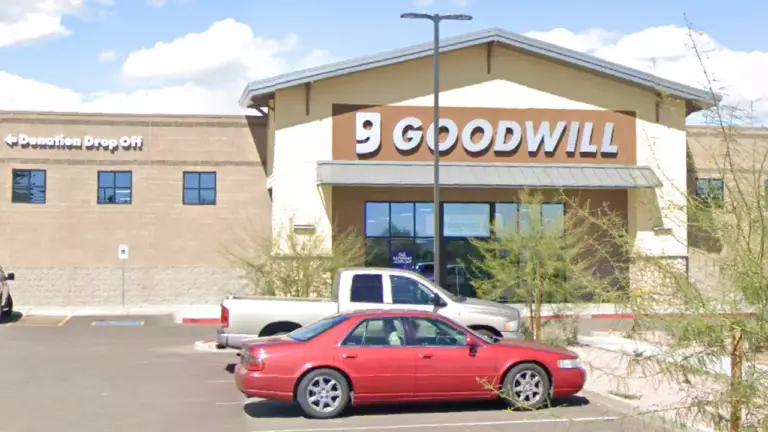 Goodwill store Arizona.png