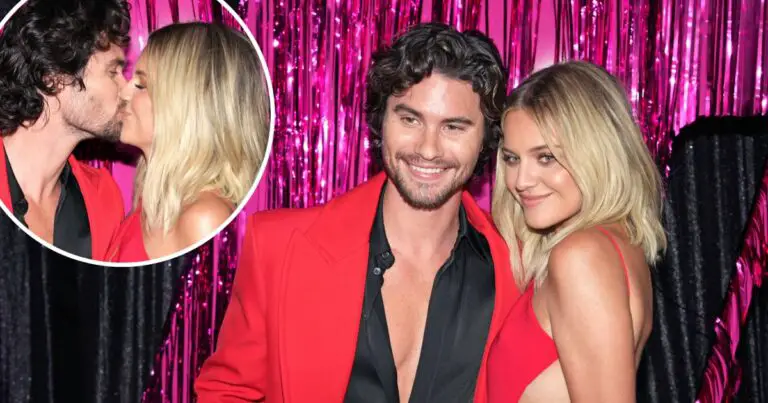 Kelsea Ballerini Chase Stokes Show PDA on 2023 VMAs Red.jpg