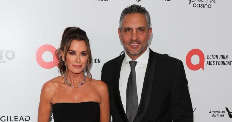 Mauricio Umansky Details How Kyle Richards Is Supporting DWTS Run.jpg