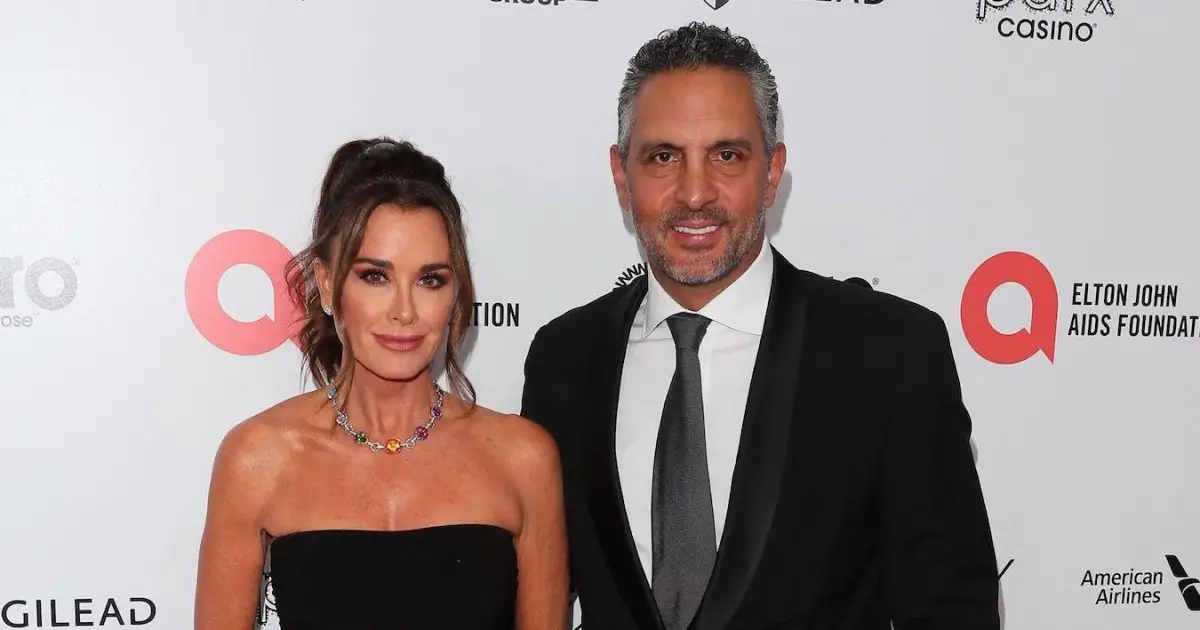 Mauricio Umansky Details How Kyle Richards Is Supporting ‘DWTS’ Run