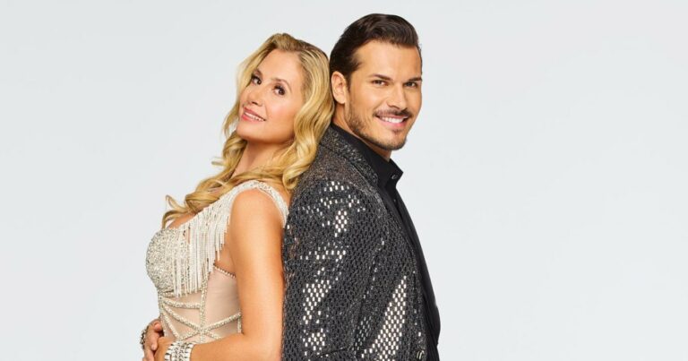 Mira Sorvino Gleb Savchenko Will Honor Romy and Michele on.jpg