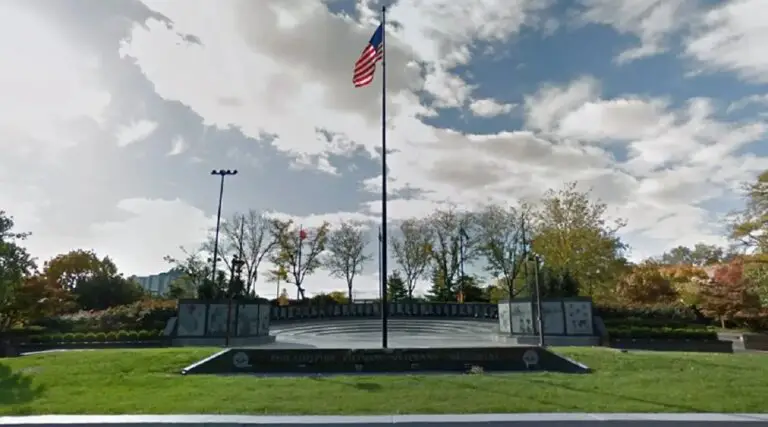 Vietnam Vets memorial.jpg