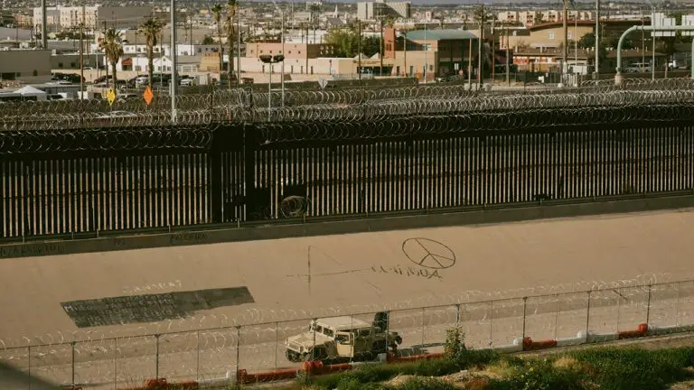 cf3bb49f US border El Paso.jpg