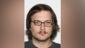 Convicted sexual predator sues mustard company for misleading ‘custumers’ with packet packaging