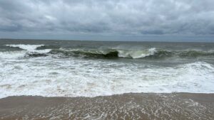 Popular Atlantic beach destination hit with dangerous rip currents as storms linger; hundreds rescued