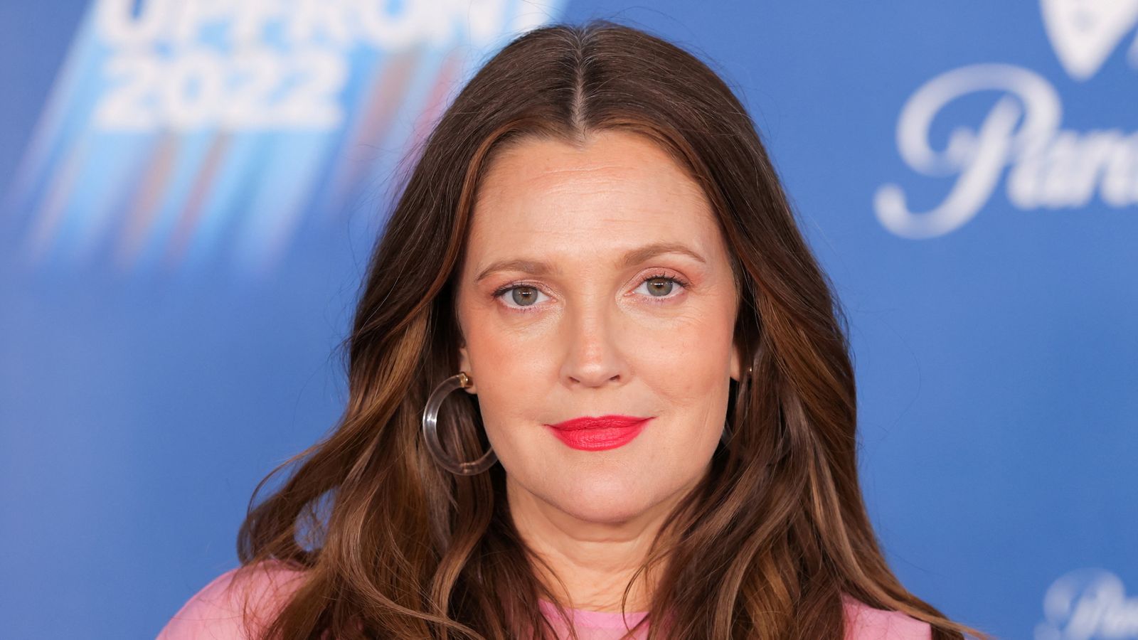 Drew Barrymore apologises for bringing talk show back during Hollywood writers strike | Ents & Arts News
