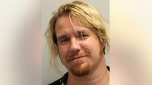 Police arrest suspect who allegedly lunged at officer with razor blade