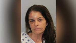 WATCH: Former Connecticut state worker meltdown at police station, fire rounds at glass