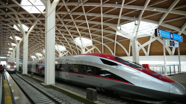 Indonesian High Speed Train.gif