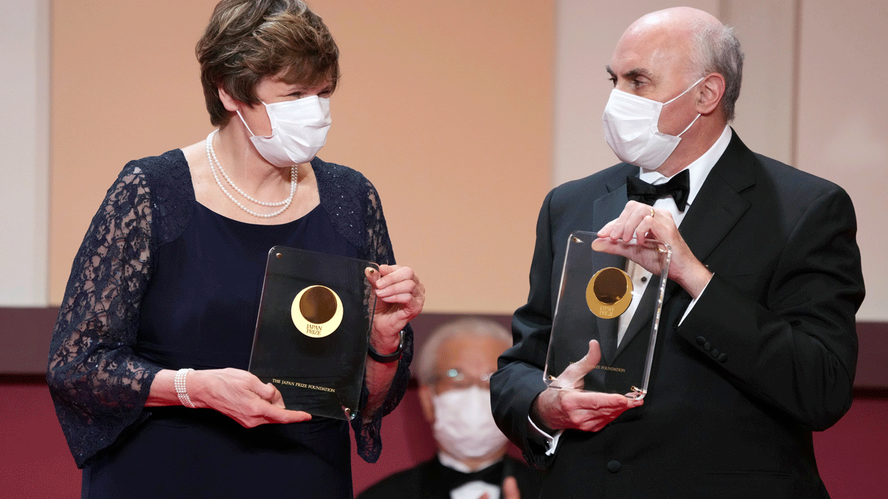 Karikó and Weissman win Nobel Prize in medicine for work that enabled mRNA vaccines against COVID-19