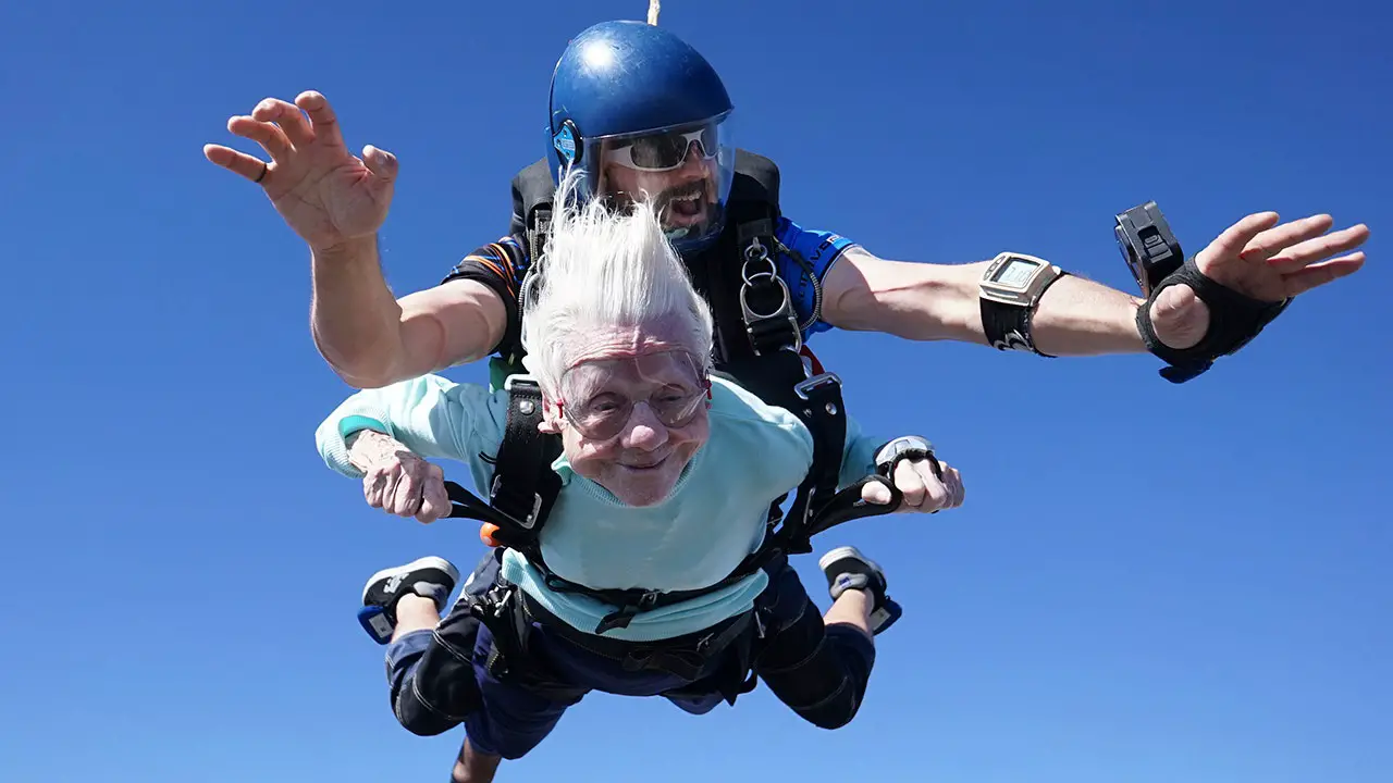 Chicago woman, 104, jumps from plane, aiming for record as the world’s oldest skydiver