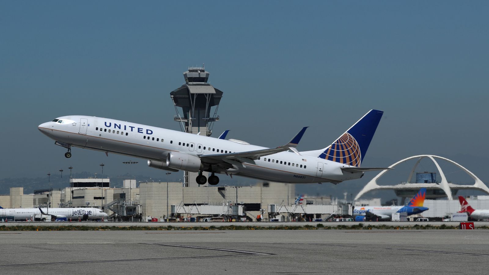 United Airlines Prioritizes Window Seat Boarding for Faster Process